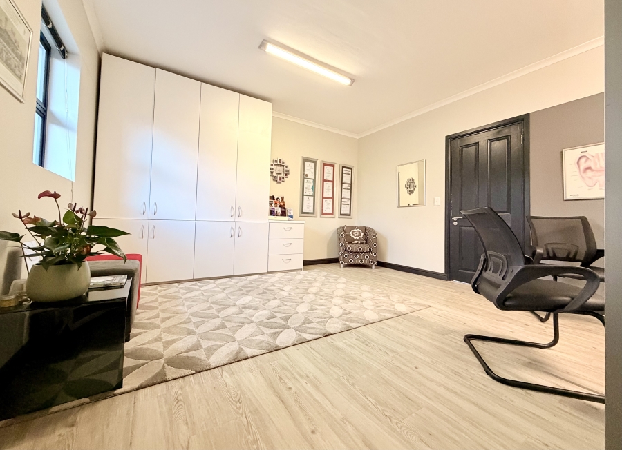 Commercial Property for Sale in Westcliff Western Cape